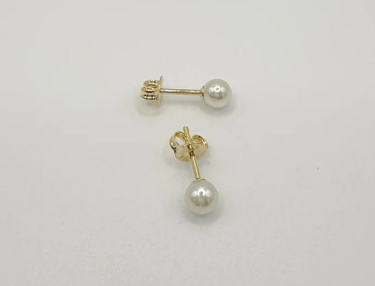 Pearl Studs