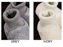 Load image into Gallery viewer, Metallic Ribbed Fur Slippers
