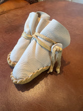 Load image into Gallery viewer, Walker JMOC Moccasins
