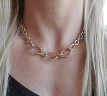 Load image into Gallery viewer, Metal Chain Necklace
