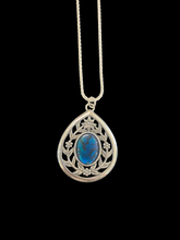 Load image into Gallery viewer, Sterling &amp; Paua Necklace

