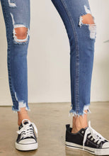 Load image into Gallery viewer, KanCan Skinny Jeans
